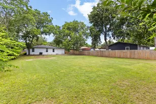 1035 Warden St, Benbrook, TX 76126 - Photo 11