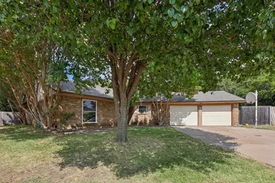 2417 Meadow Court, Bedford, TX 76021 - Photo 5