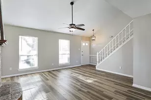 415 Creekmeadow Ln, Lewisville, TX 75067 - Photo 5