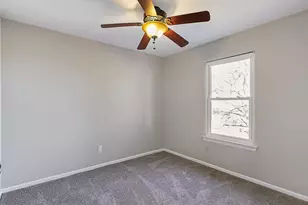 415 Creekmeadow Ln, Lewisville, TX 75067 - Photo 23