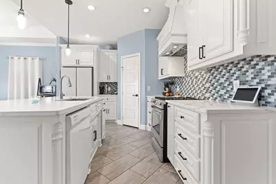 2512 High Crest Avenue, Fort Worth, TX 76111 - Photo 11