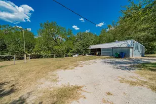 809 Cobb St, Bridgeport, TX 76426 - Photo 37