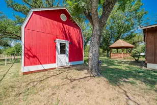 809 Cobb St, Bridgeport, TX 76426 - Photo 35