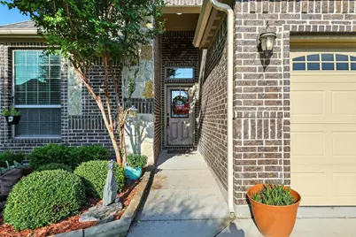 905 Cloudlock Drive, Saginaw, TX 76179 - Photo 3