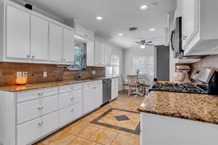 7408 Maple Dr, North Richland Hills, TX 76180 - Photo 9