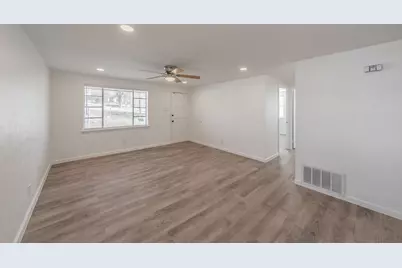 227 S Justin Avenue, Dallas, TX 75211 - Photo 3