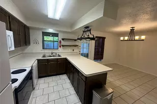 408 Olson Ct, Granbury, TX 76048 - Photo 9