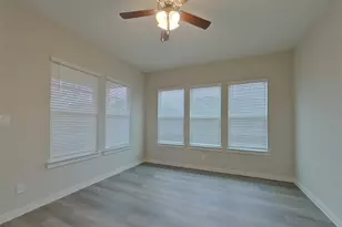 321 Lincoln Cir, Saginaw, TX 76179 - Photo 3