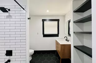 101 Lindenwood Dr, Fort Worth, TX 76107 - Photo 21