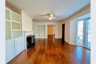 101 Lindenwood Drive, Fort Worth, TX 76107 - Photo 3