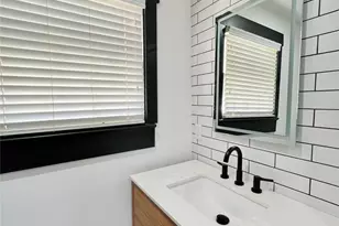 101 Lindenwood Dr, Fort Worth, TX 76107 - Photo 23