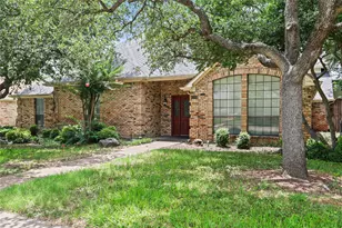 2709 Devonshire Dr, Carrollton, TX 75007 - Photo 5