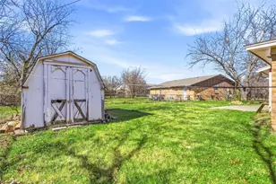 125 N Jessup St, Alvarado, TX 76009 - Photo 25