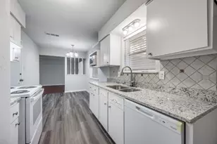 2923 W Day St, Denison, TX 75020 - Photo 7