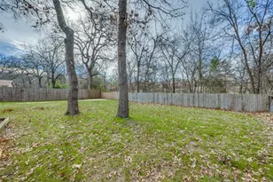 2923 W Day St, Denison, TX 75020 - Photo 17