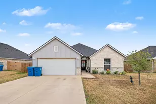 220 Poinsetta Dr, Palmer, TX 75152 - Photo 1