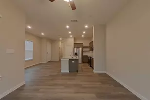 317 Lincoln Cir, Saginaw, TX 76179 - Photo 3