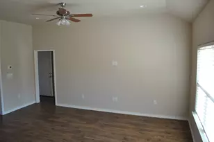 412 Dewitt St, Collinsville, TX 76233 - Photo 11