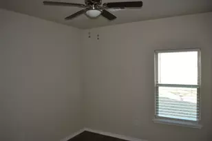 412 Dewitt St, Collinsville, TX 76233 - Photo 7