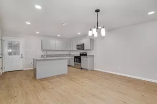 320 W Gambrell St, Fort Worth, TX 76115 - Photo 35