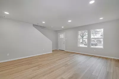 320 W Gambrell Street, Fort Worth, TX 76115 - Photo 5