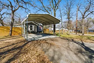 1337 Fox Hollow Ct, Pelican Bay, TX 76020 - Photo 3