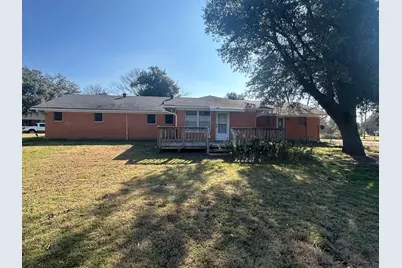 910 Varella, Mexia, TX 76667 - Photo 3