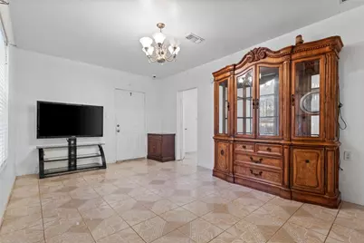 2821 Burchill Road S, Fort Worth, TX 76105 - Photo 9