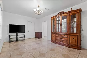 2821 Burchill Rd S, Fort Worth, TX 76105 - Photo 9