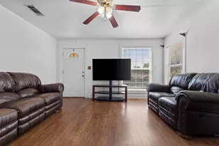 2821 Burchill Rd S, Fort Worth, TX 76105 - Photo 5