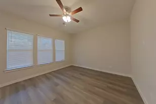 310 Lincoln Cir, Saginaw, TX 76179 - Photo 3