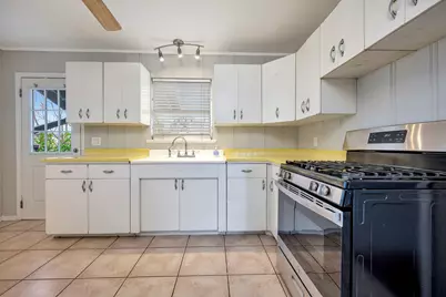 2509 Wayside Avenue, Fort Worth, TX 76110 - Photo 9