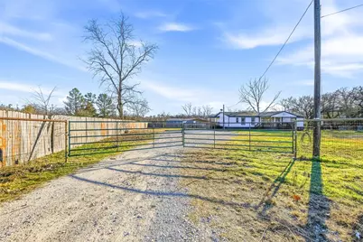 111 Jody Lane, Azle, TX 76020 - Photo 31