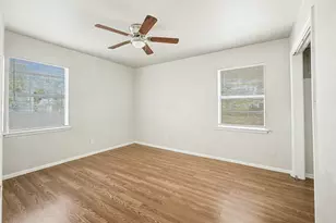 2216 Riverview Dr, Irving, TX 75060 - Photo 15