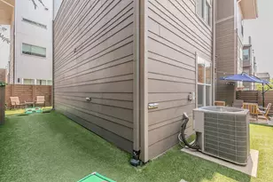 2441 Thatcher Dr, Dallas, TX 75206 - Photo 31