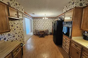 1103 La Villeta St, Mexia, TX 76667 - Photo 5