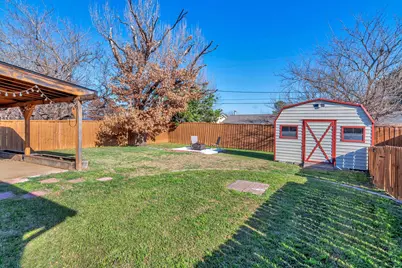 6428 Wakefield Road, North Richland Hills, TX 76182 - Photo 31