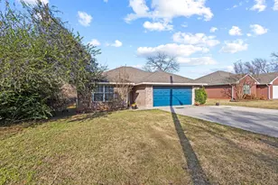 2409 W Walker St, Denison, TX 75020 - Photo 5