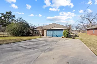 2409 W Walker St, Denison, TX 75020 - Photo 3