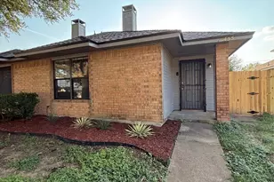 1435 N Bluegrove Rd, Lancaster, TX 75134 - Photo 9