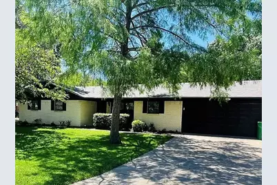 1360 N Charlotte Avenue, Stephenville, TX 76401 - Photo 1