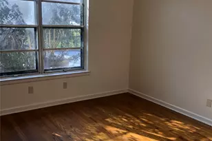 124 E Vilbig St, Irving, TX 75060 - Photo 7