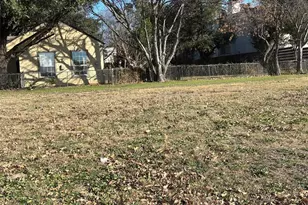 3930 N Cresthaven Rd, Dallas, TX 75209 - Photo 3