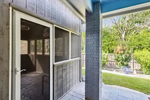 901 Freesia Dr, Little Elm, TX 75068 - Photo 23