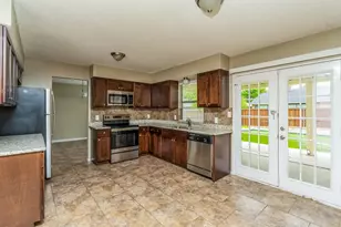 2437 Channing Dr, Grand Prairie, TX 75052 - Photo 5