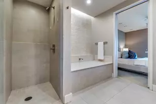 2408 Victory Park Ln, Dallas, TX 75219 - Photo 23