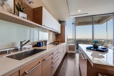 2408 Victory Park Lane #1031, Dallas, TX 75219 - Photo 1