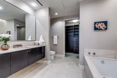 2408 Victory Park Lane #1031, Dallas, TX 75219 - Photo 21