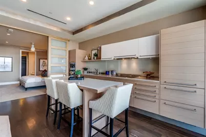 2408 Victory Park Lane #1031, Dallas, TX 75219 - Photo 5