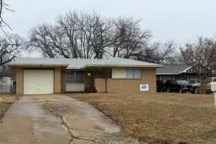 521 Pershing Dr, Denton, TX 76209 - Photo 1